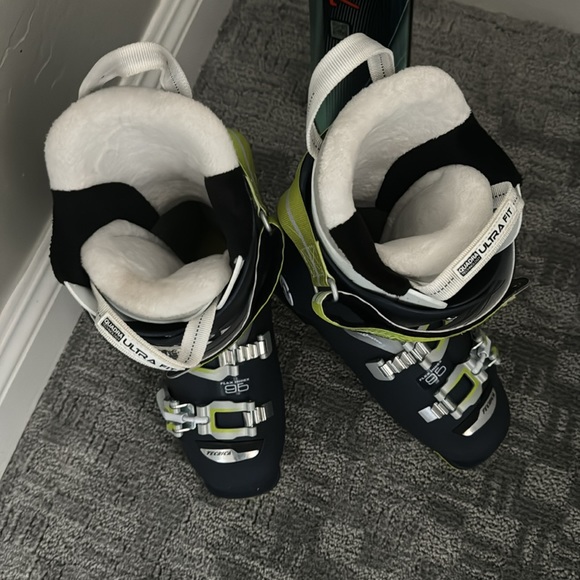 Tecnica Mach1 95W MV Ski Boots - Women's 2017 24.5, Blue - Picture 3 of 5